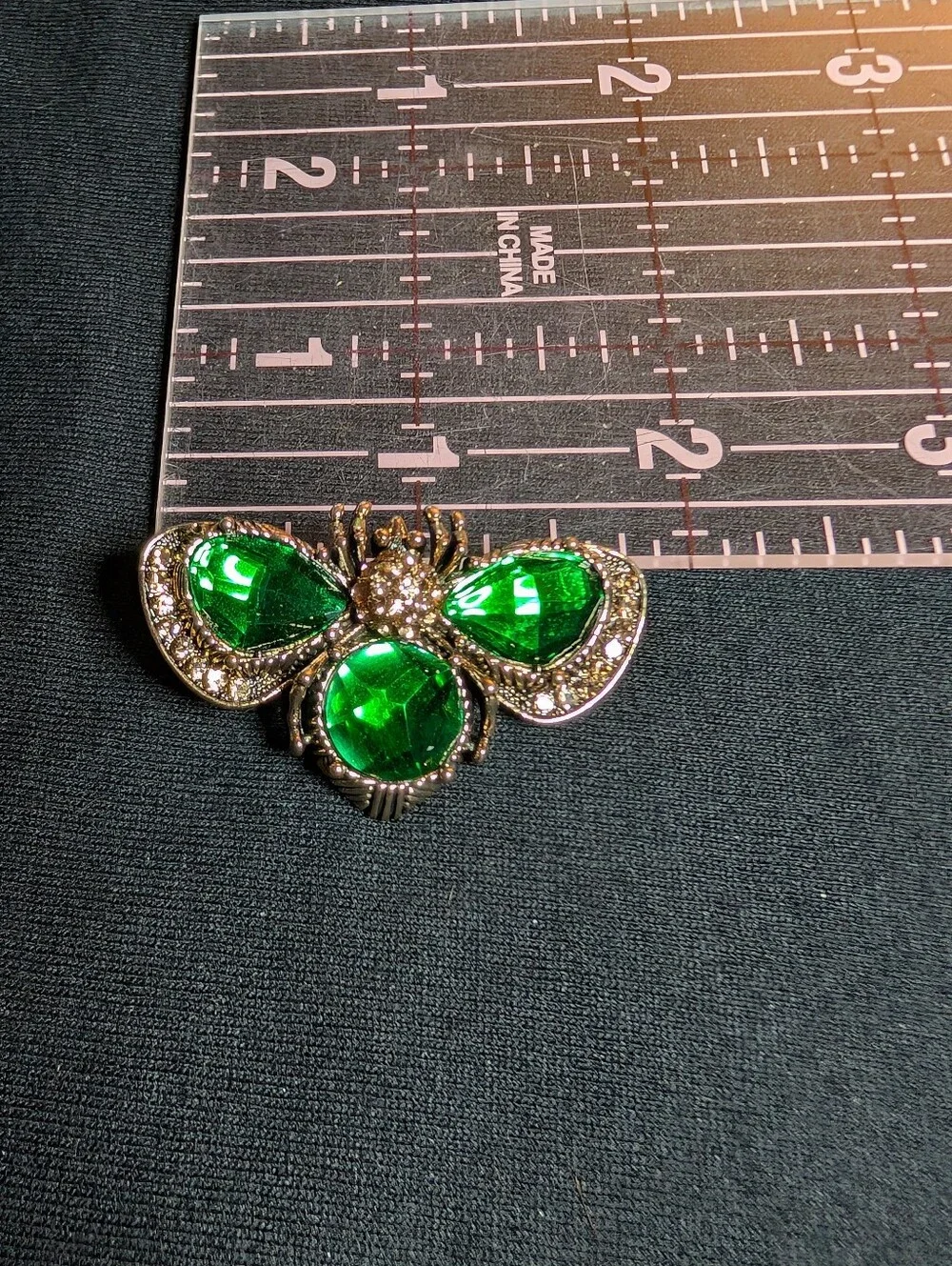 Green Crystal Bee Brooch - Fashion Jewelry